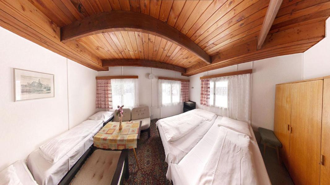 Rožnov pod Radhoštěm Bungalovy Roznovヴィラ エクステリア 写真